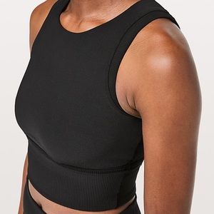 SALE 🔥NWT LULULEMON RARE KICK SWERVE BRA texture